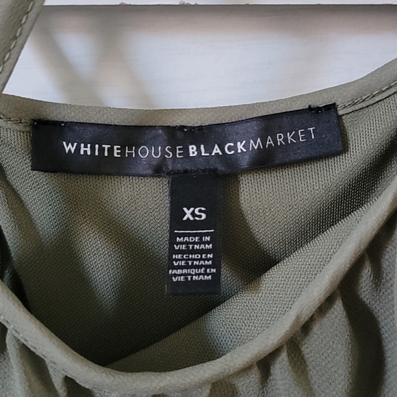 WHBM Ruffled Cold Shoulder Top - Picture 4 of 7